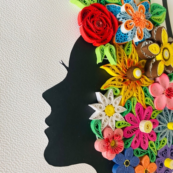 Quilling Love Woman Face Painting - Picture 11 of 12